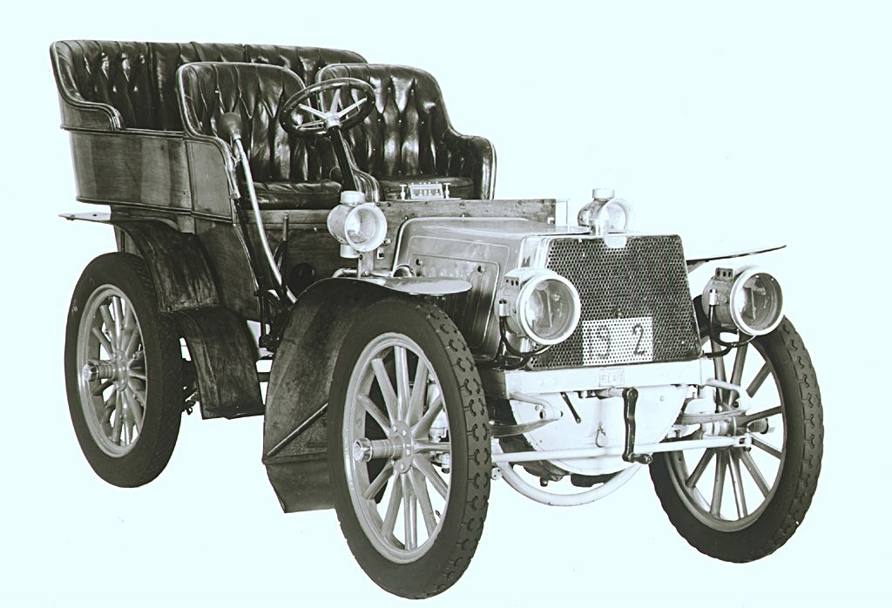 Fra i modelli pi importanti dell’inizio la 12 hp, la prima ad essere costruita in un numero elevato di esemplari: 41